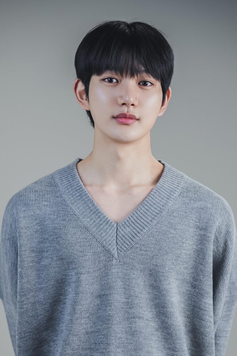 Yoon Sang-hyeon: Rising Star of South Korean Entertainment