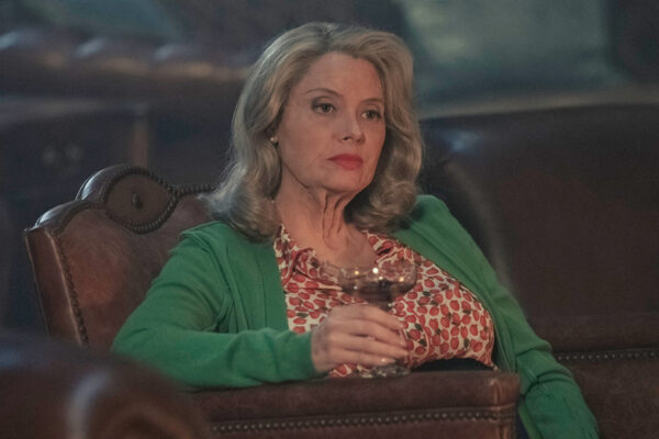 April Bowlby's 'Doom Patrol' Performance As Rita Farr In Season 4
