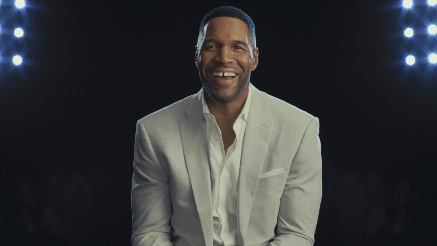 Michael Strahan Starred in a Forgotten Sitcom With Carl Weathers and Snoop Dogg