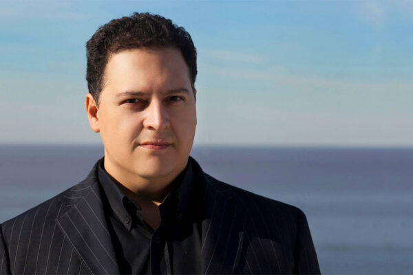 Sebastian Marroquín | Peace & Reconciliation Speaker | APB Speakers