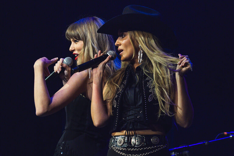 Taylor Swift Sings Love Story With Lainey Wilson at Travis Kelce Event